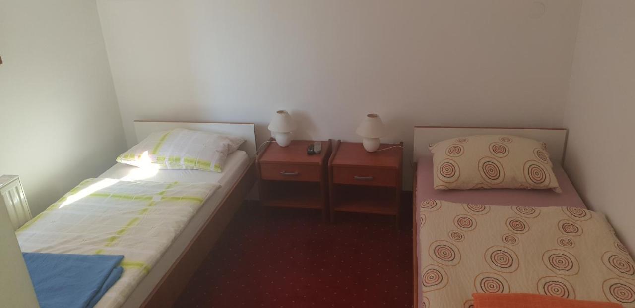 Klet Jana Bed & Breakfast Jastrebarsko Extérieur photo