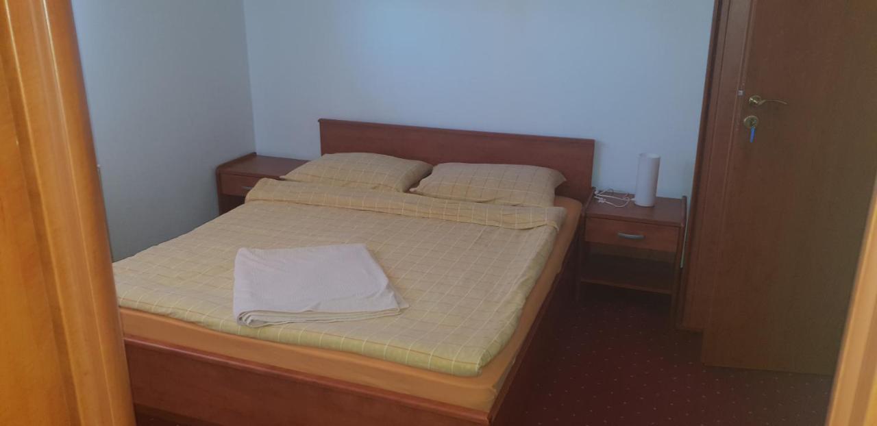 Klet Jana Bed & Breakfast Jastrebarsko Extérieur photo